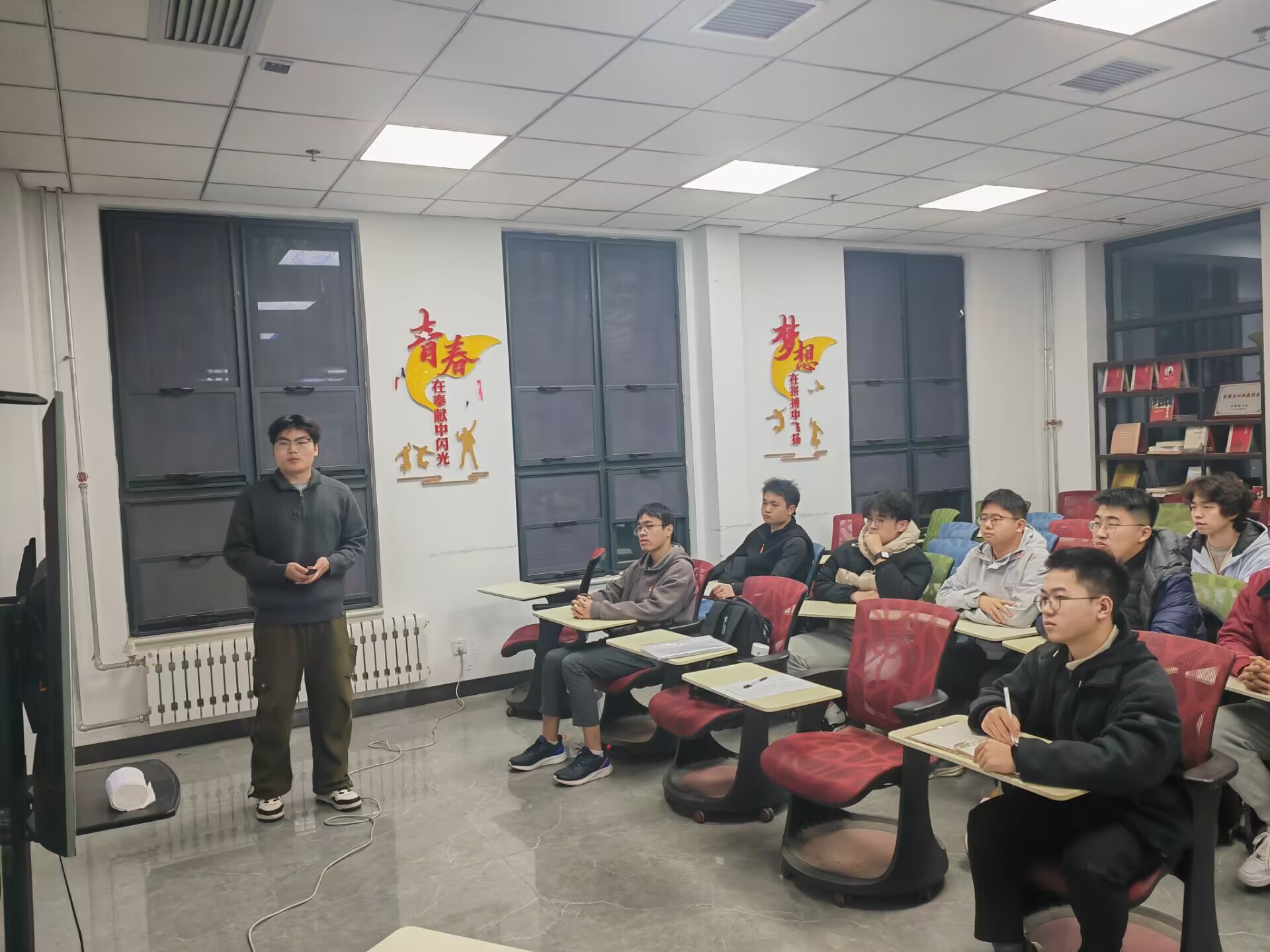 【农机化本科生党支部】学思践悟 “十五五” 精神   青春建功农业现代化   