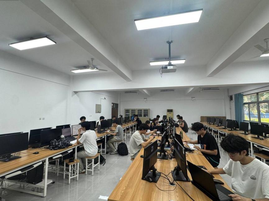 秣马厉兵磨硬功，凝心聚力备国赛